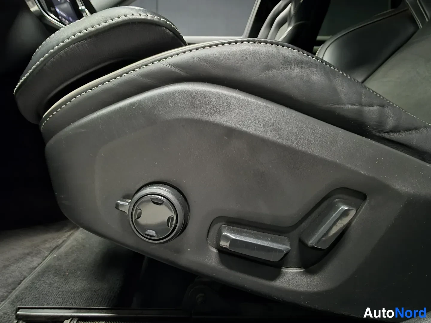 White Volvo V90 2022, cockpit, photo 10