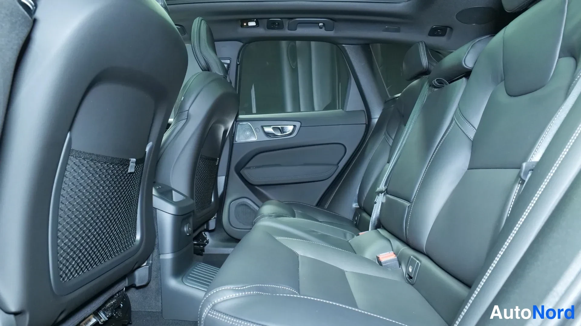 Hopea Volvo XC60 2026, kuva 12