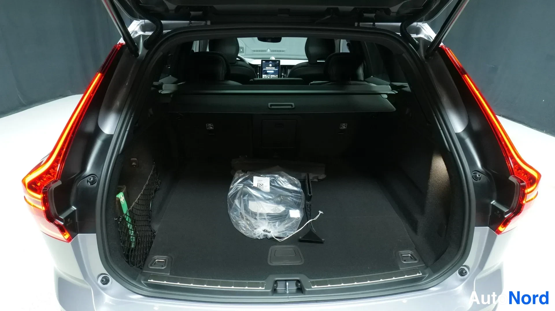 Hopea Volvo XC60 2026, takaa, kuva 5