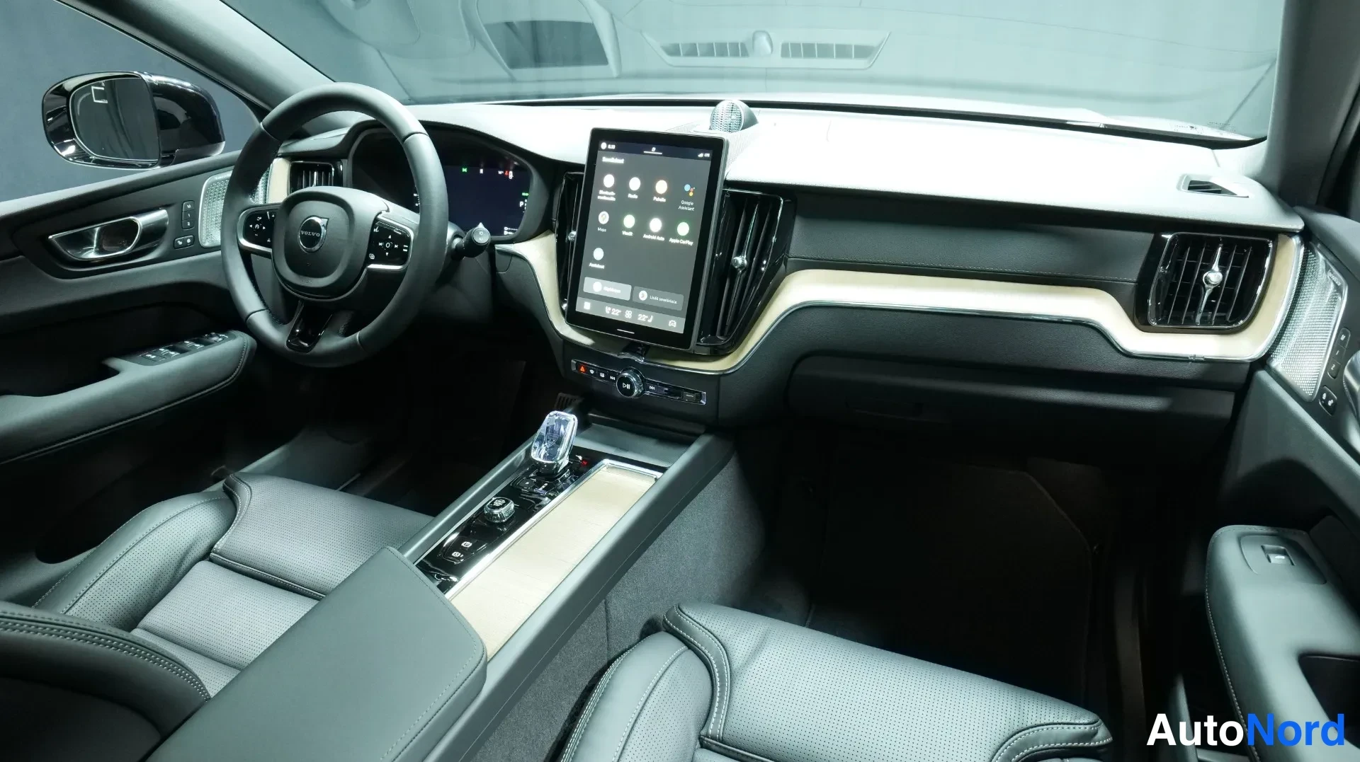 Hopea Volvo XC60 2026, kuva 11