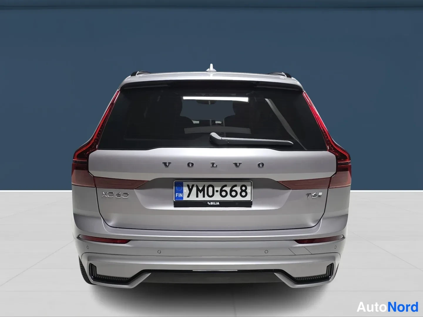 Harmaa Volvo XC60 2026, takaa, kuva 7