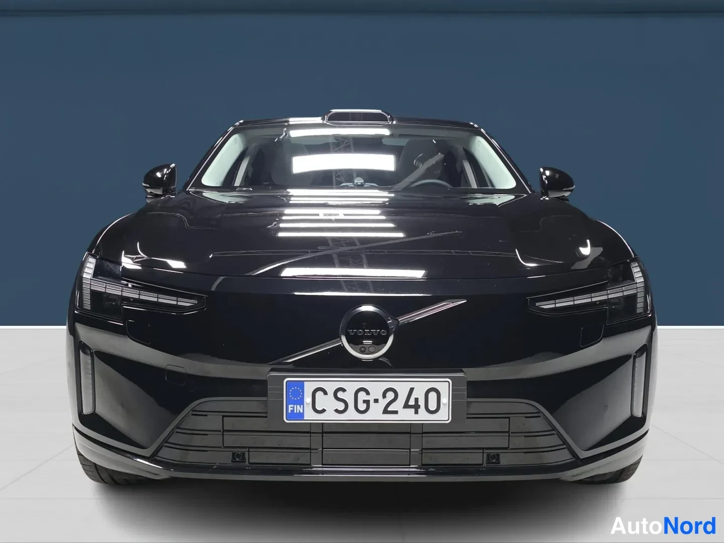 Musta Volvo ES90 2026, edestä, kuva 3