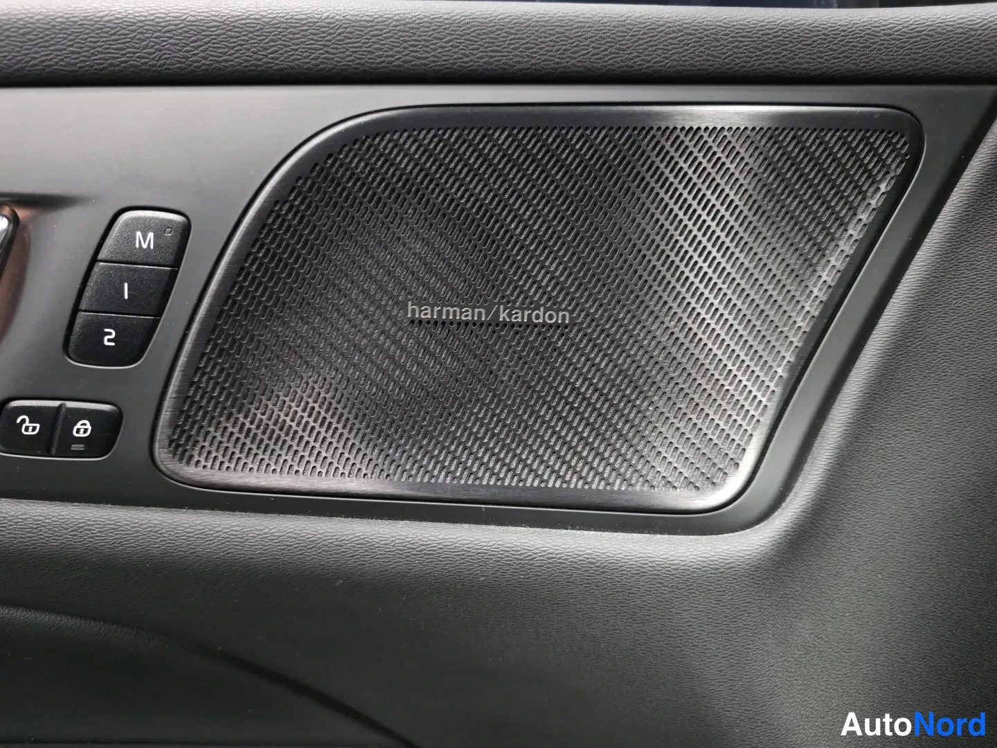 Blue Volvo V60 2021, photo 15