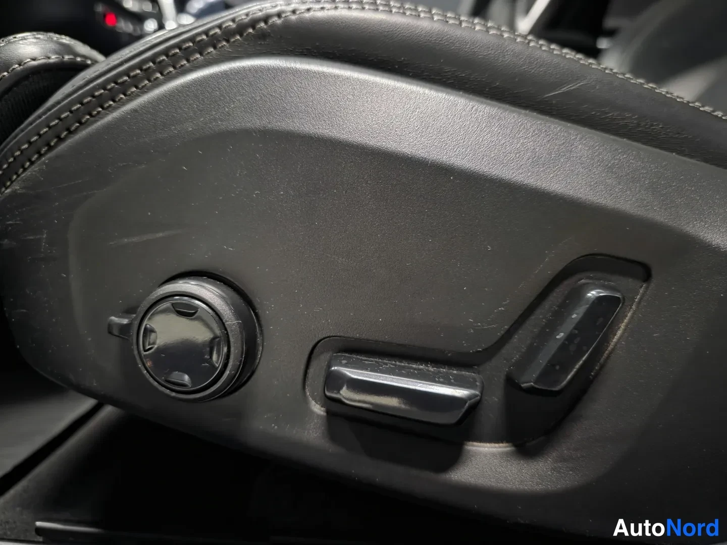 Blue Volvo V60 2021, photo 16