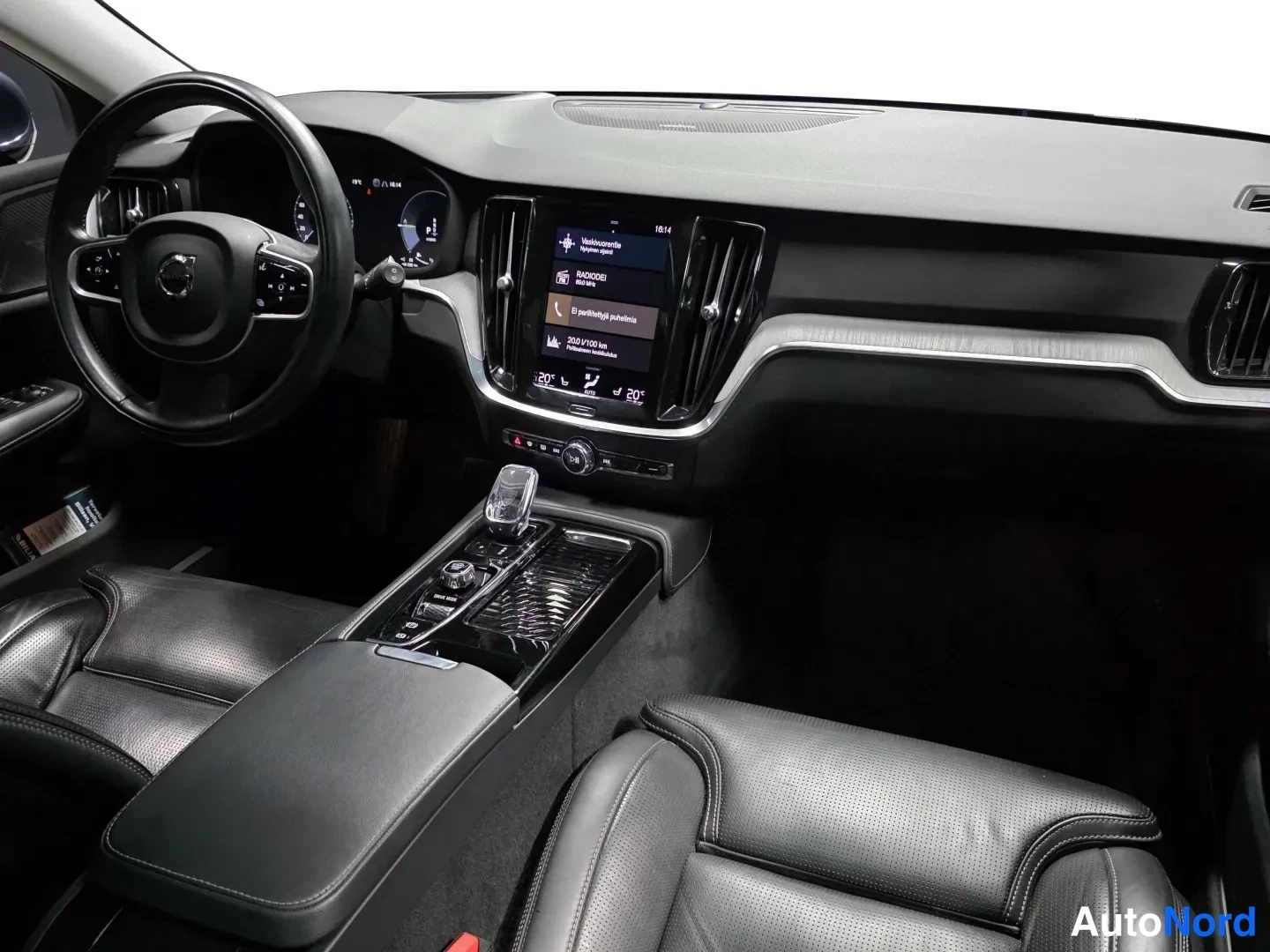 Blue Volvo V60 2021, photo 18