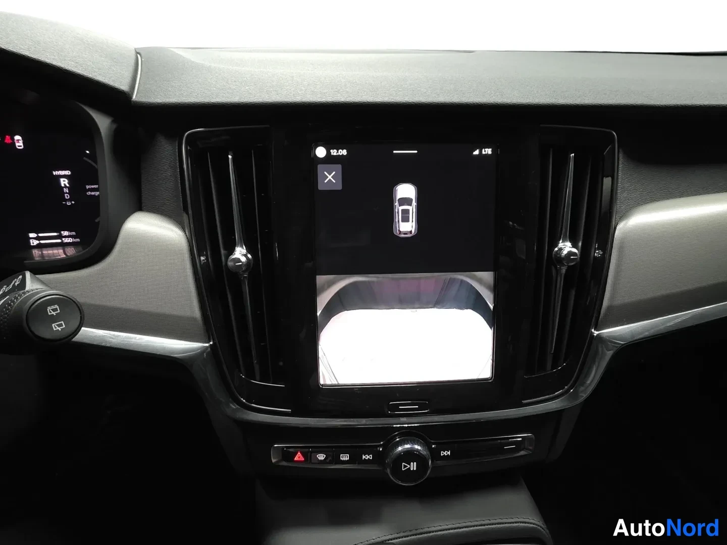 White Volvo V90 2024, photo 12