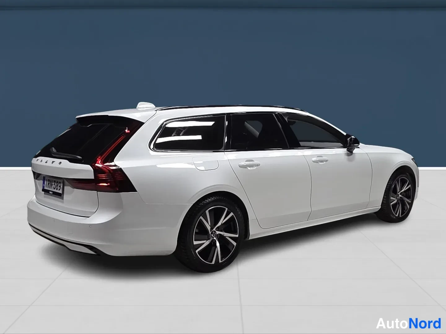 White Volvo V90 2024, photo 4
