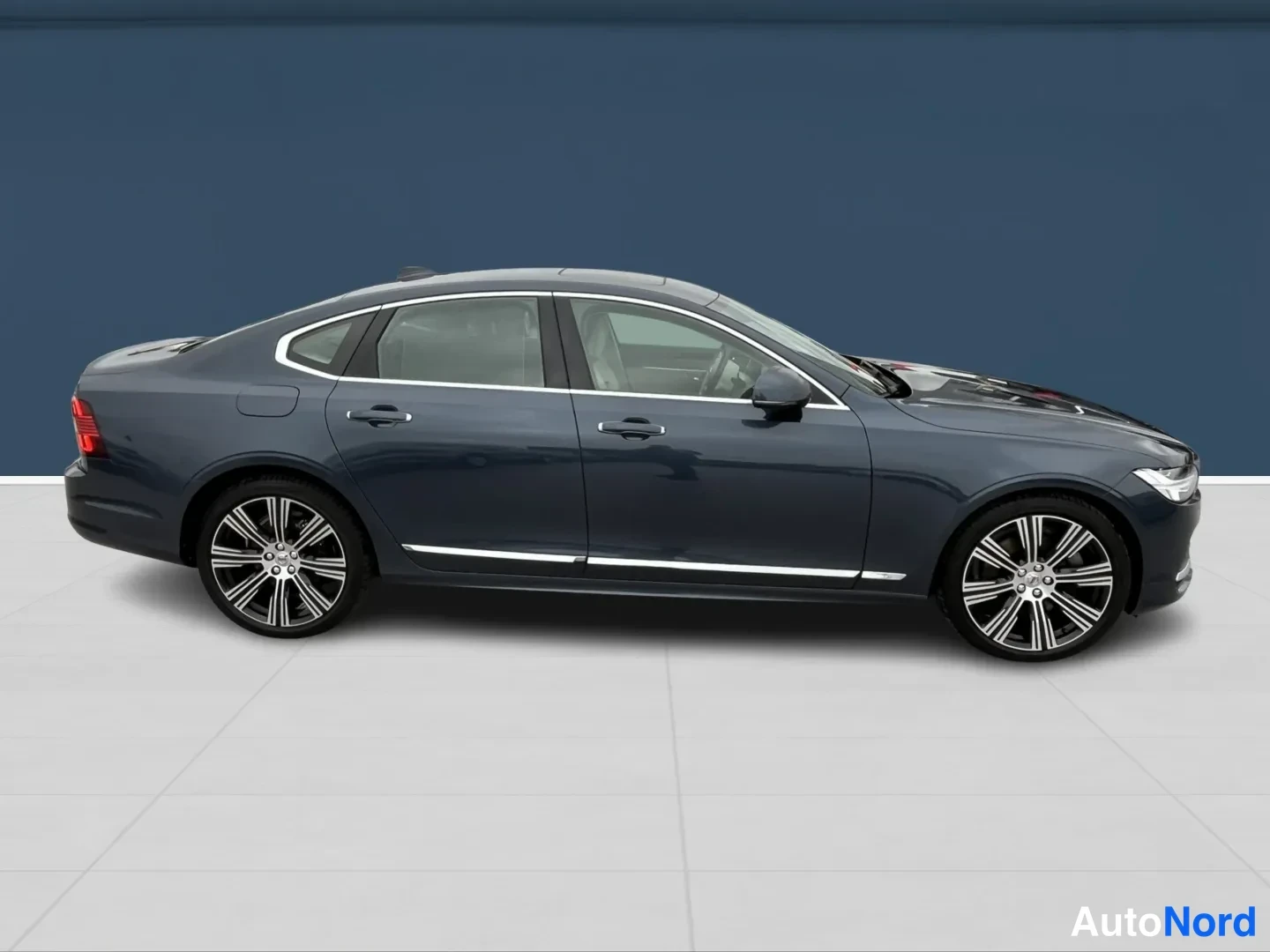 Blue Volvo S90 2021, side, photo 5