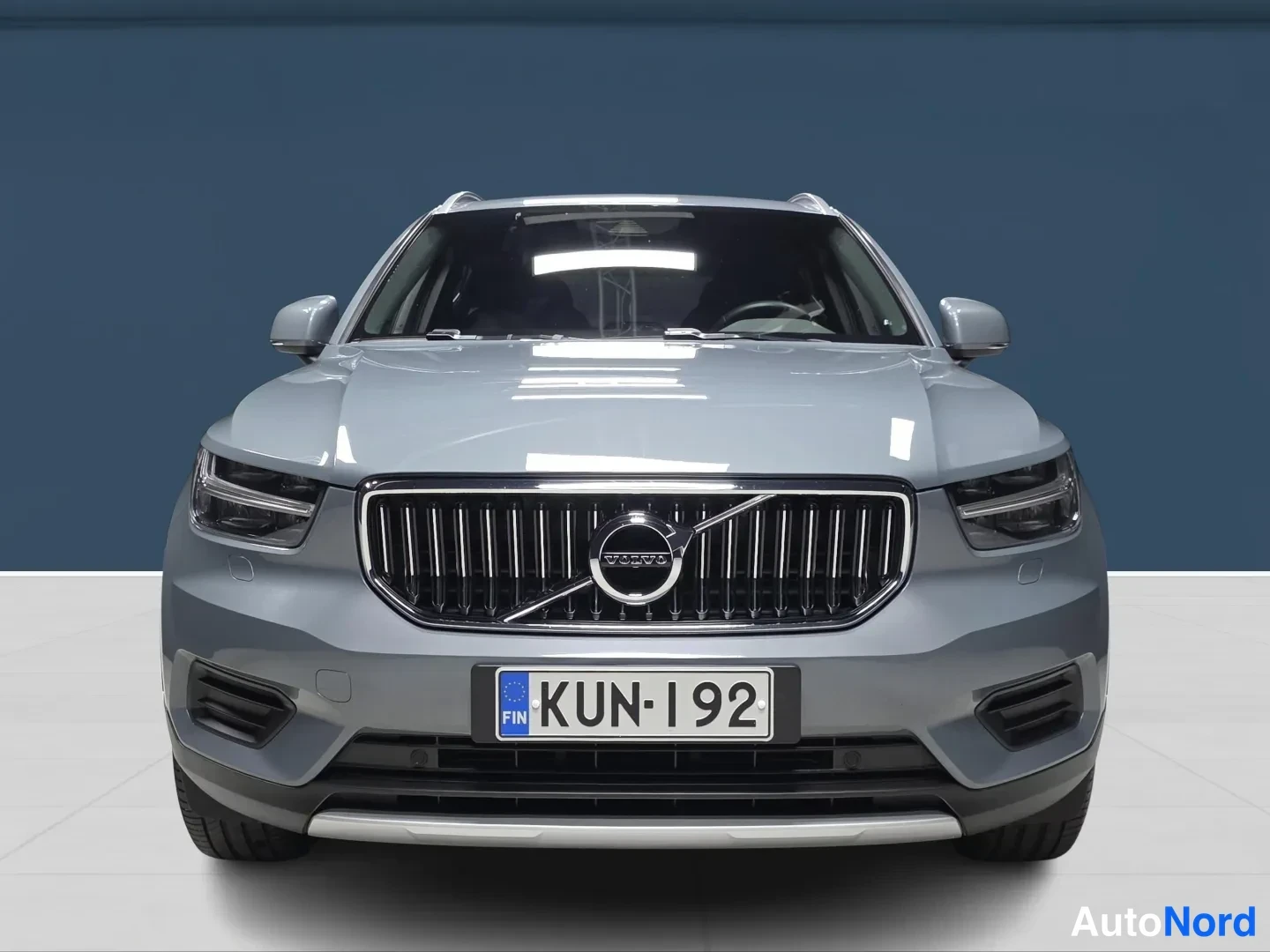 Grey Volvo XC40 2022, photo 3