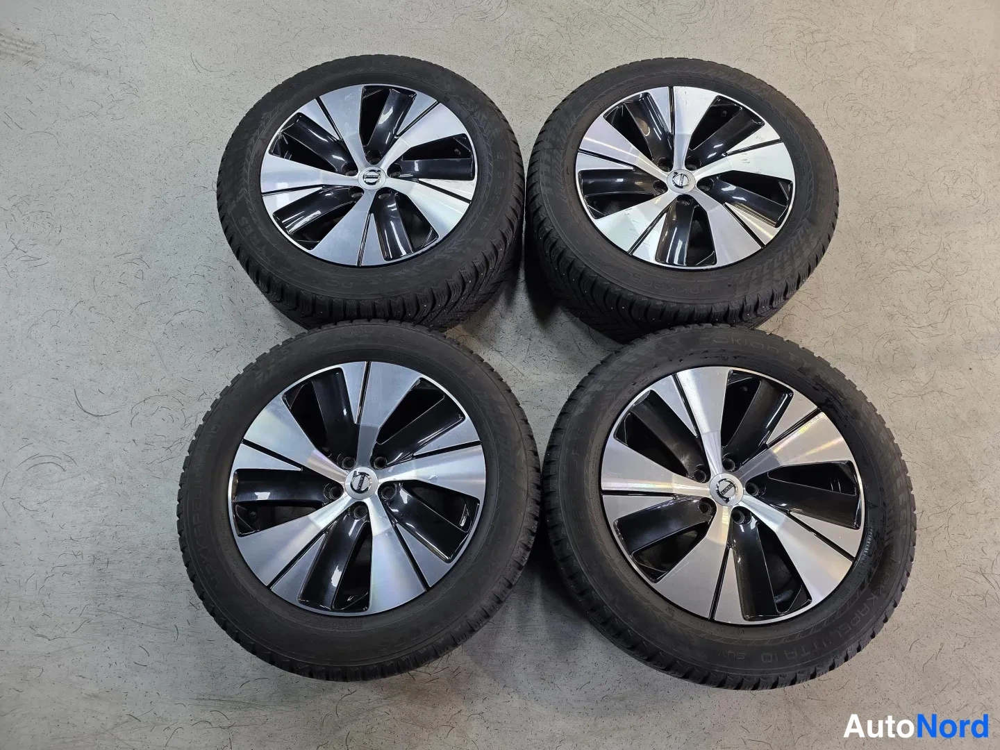 Grey Volvo XC40 2022, photo 12