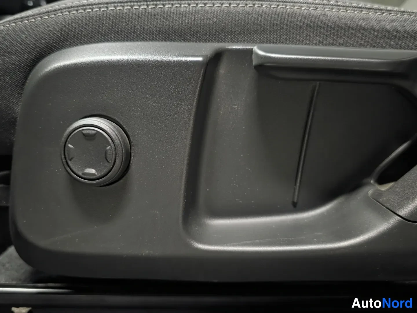 Grey Volvo XC40 2022, photo 15
