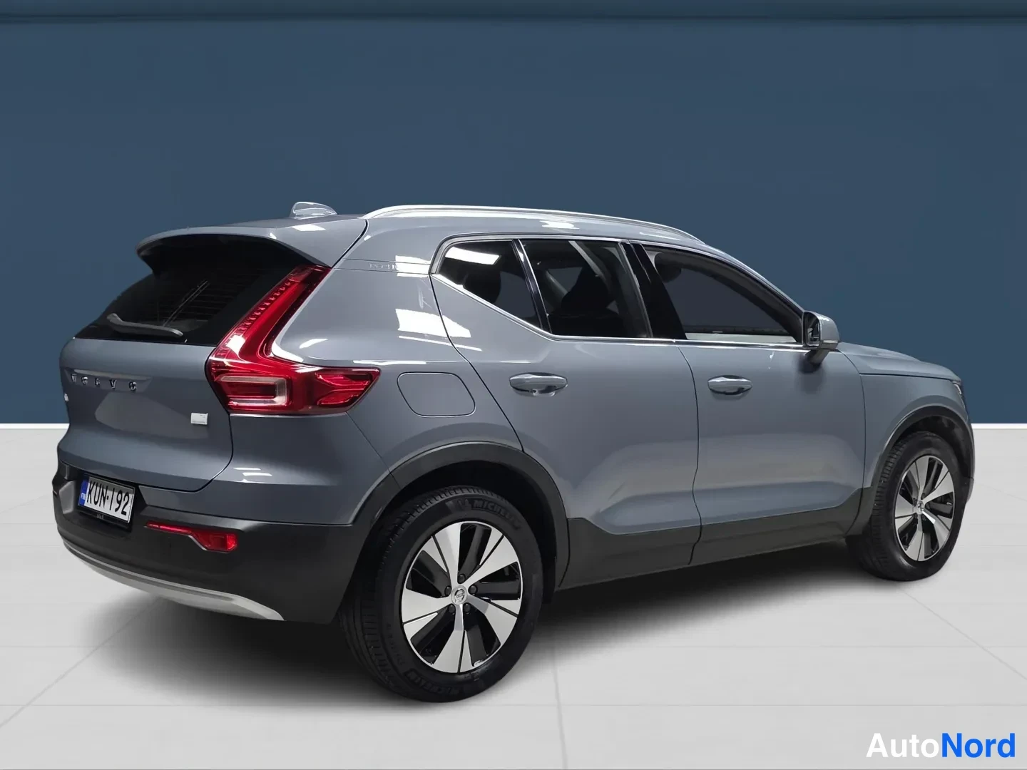 Grey Volvo XC40 2022, photo 4