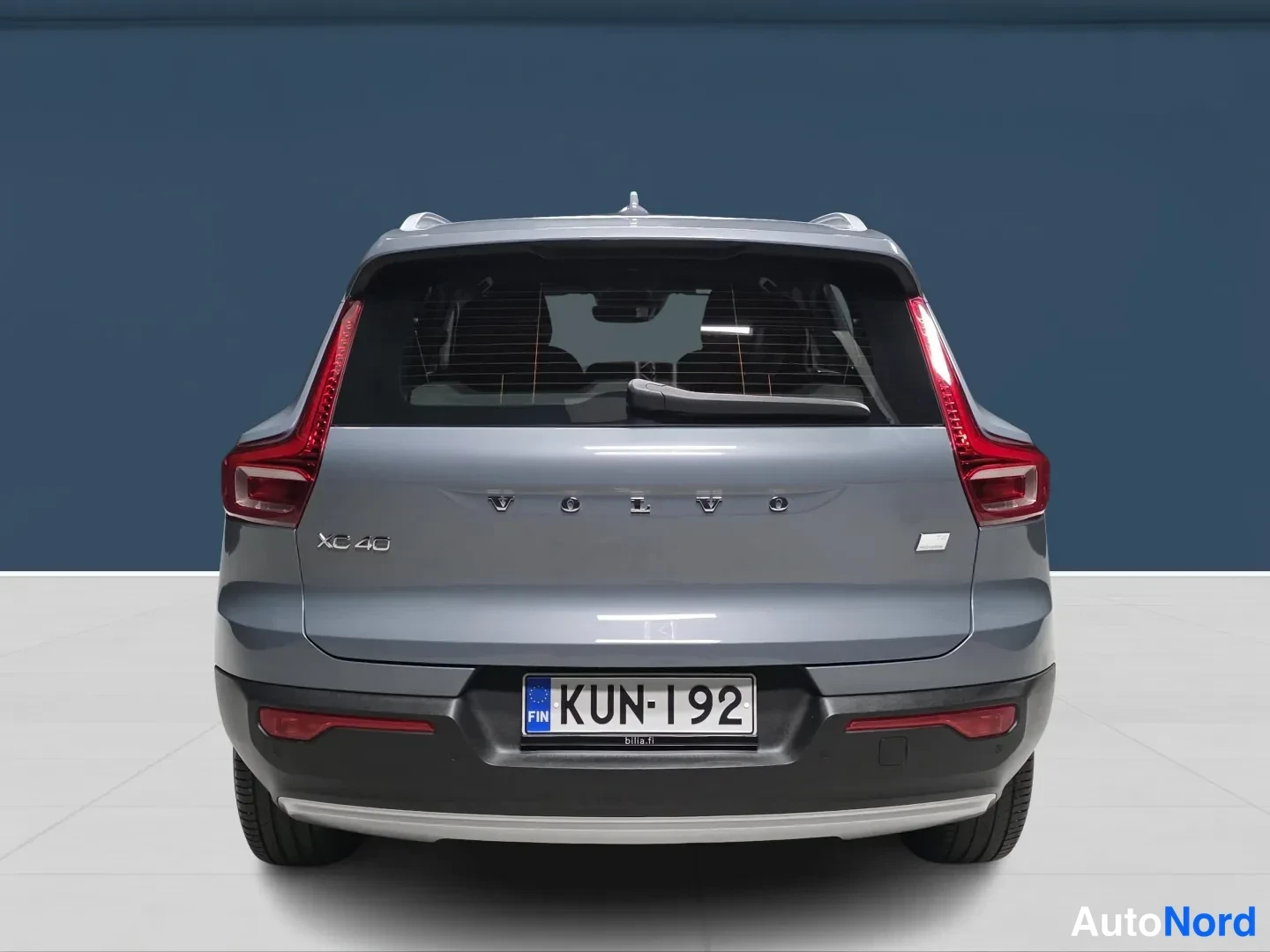 Grey Volvo XC40 2022, photo 6