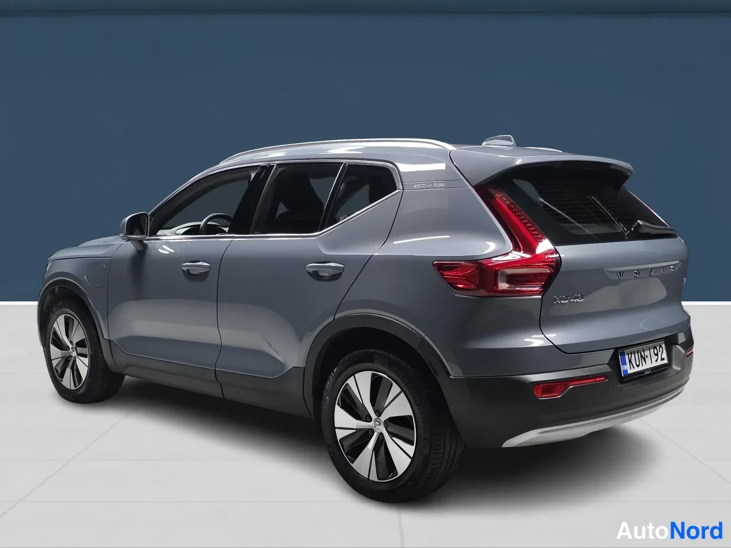 Grey Volvo XC40 2022, photo 5