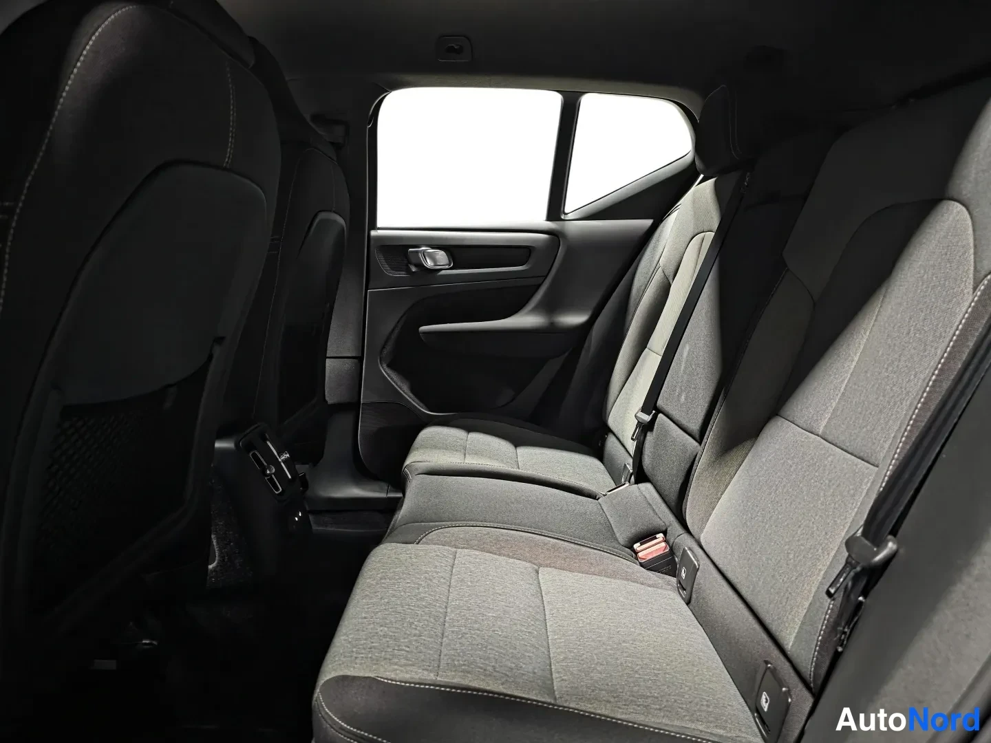 Grey Volvo XC40 2022, photo 10