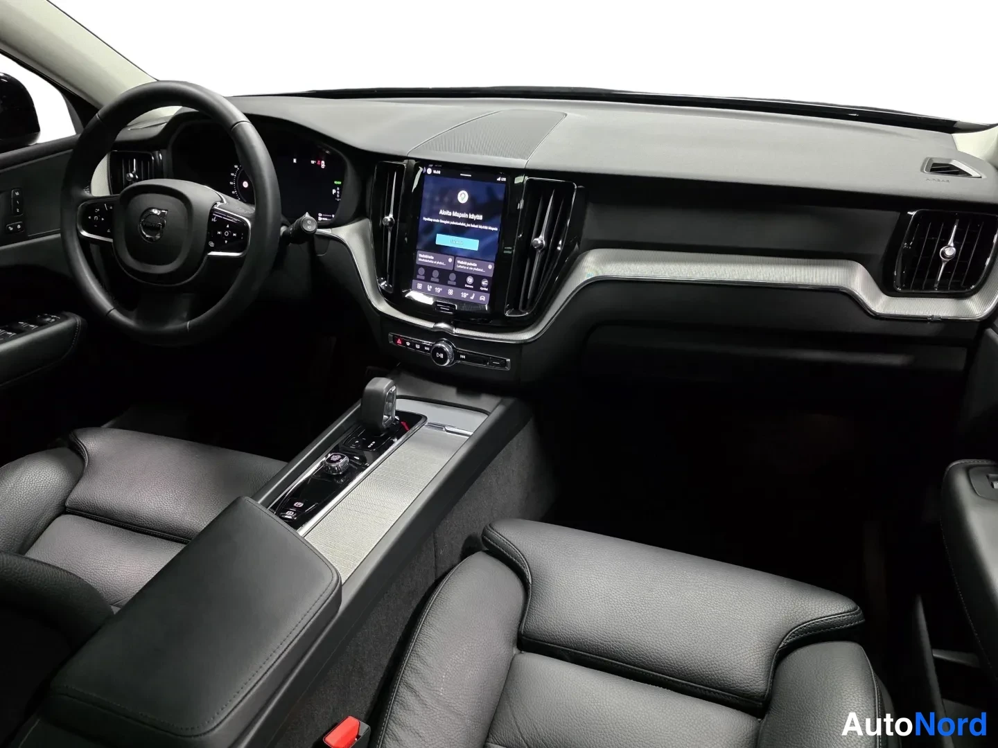 Musta Volvo XC60 2025, kuva 17