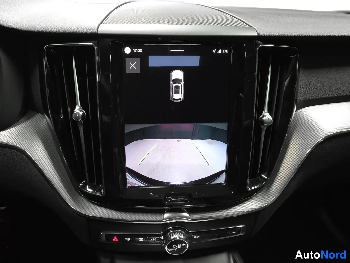 Black Volvo XC60 2023, photo 13