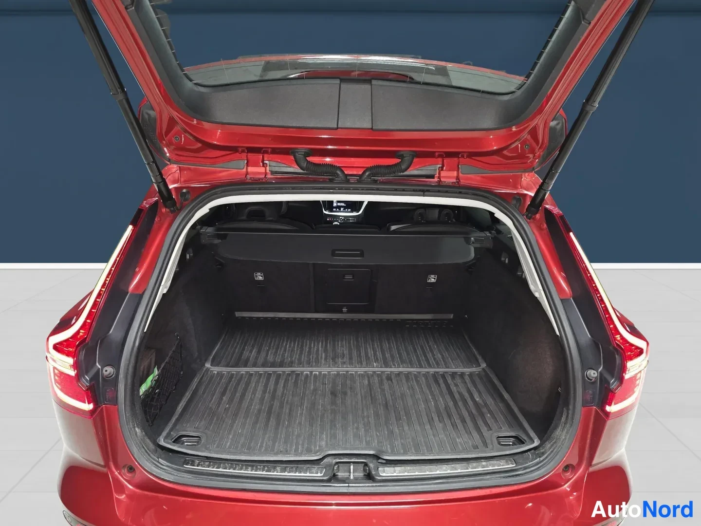 Red Volvo V60 2022, rear, photo 9