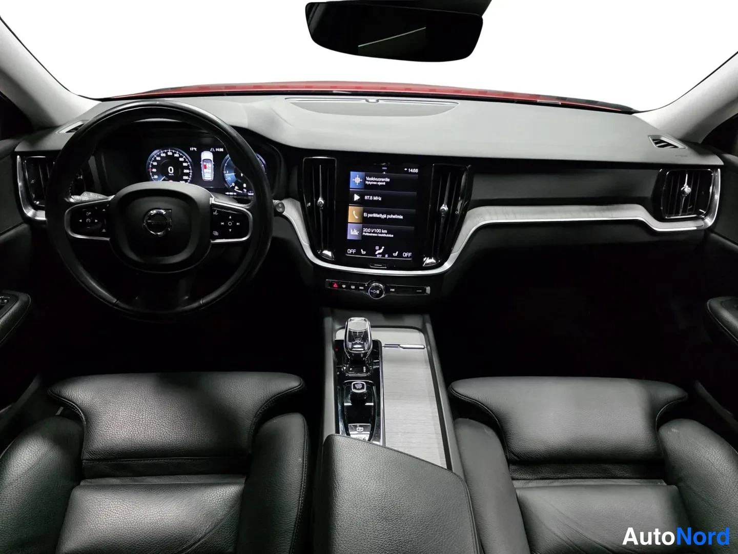Red Volvo V60 2022, photo 19