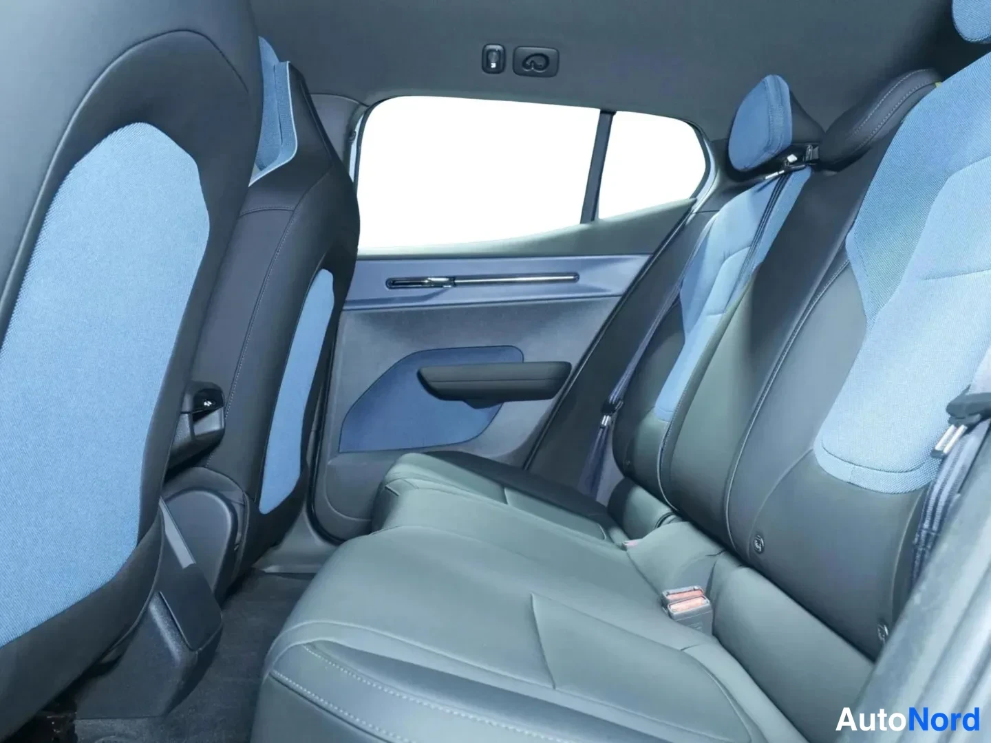Blue Volvo EX30 2024, photo 10
