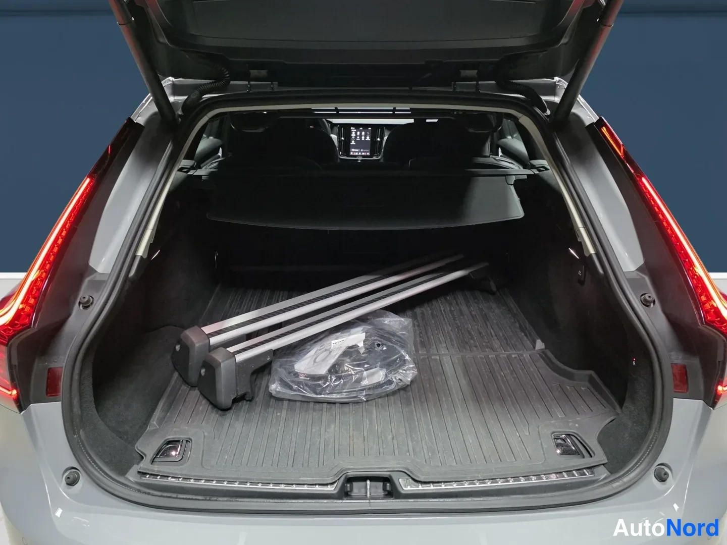 Grey Volvo V90 2024, rear, photo 7