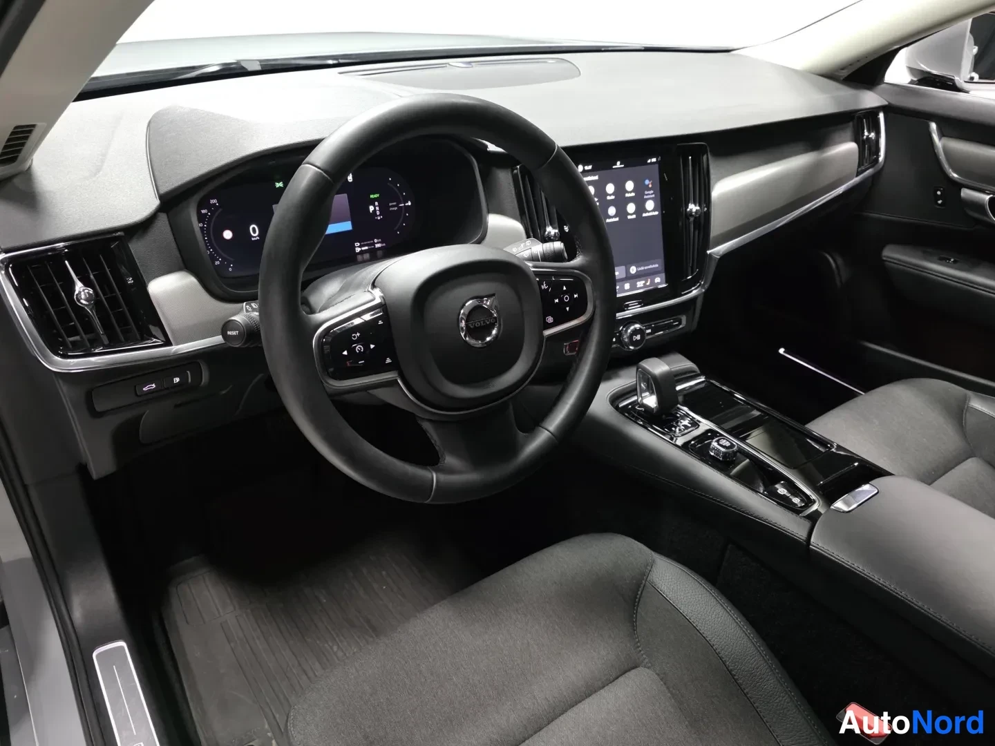 Grey Volvo V90 2024, photo 10