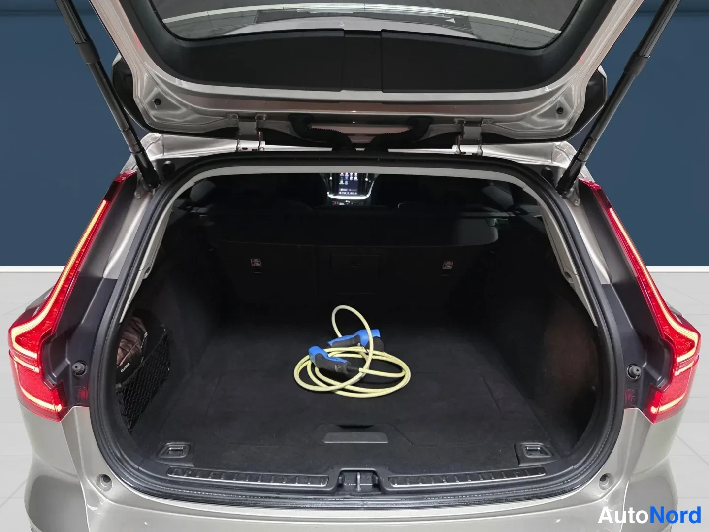 Brown Volvo V60 2023, rear, photo 7