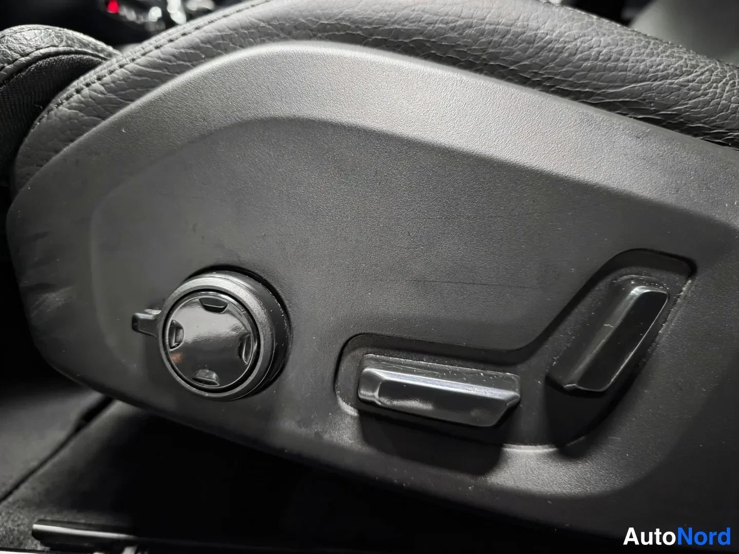 Brown Volvo V60 2023, photo 14