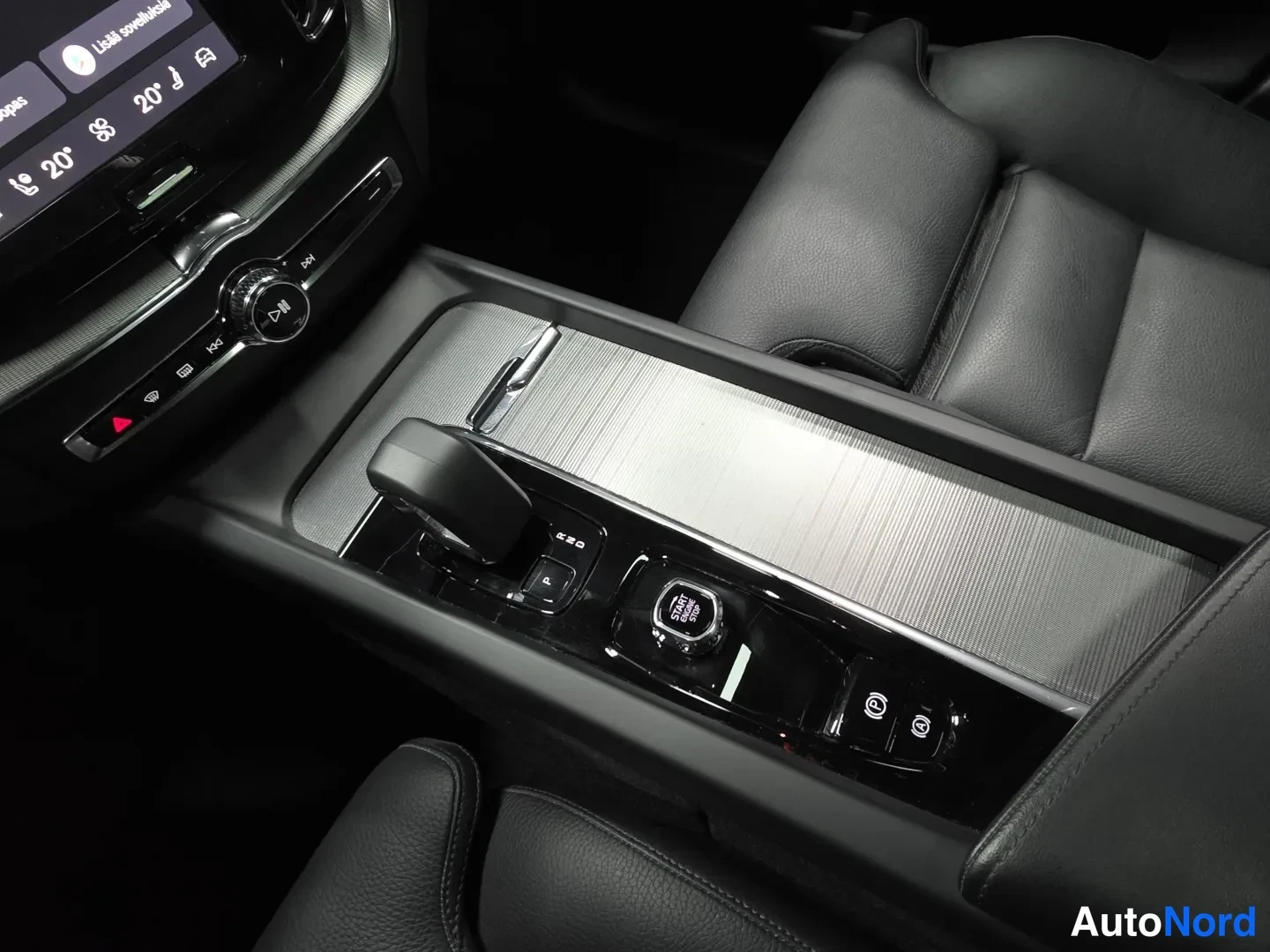 Black Volvo XC60 2023, photo 15
