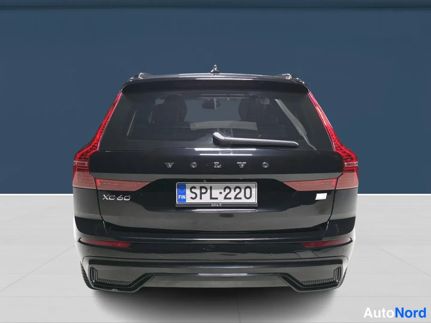 Black Volvo XC60 2023, rear, photo 6