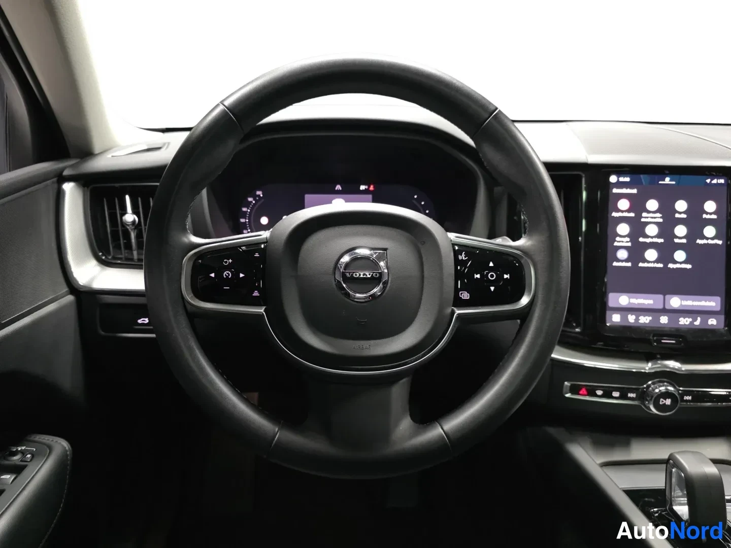 Black Volvo XC60 2023, photo 11