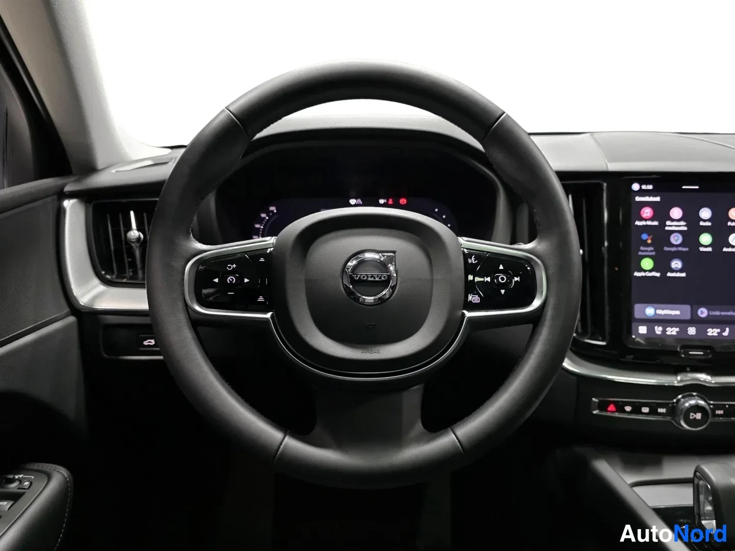 Musta Volvo XC60 2023, kuva 14