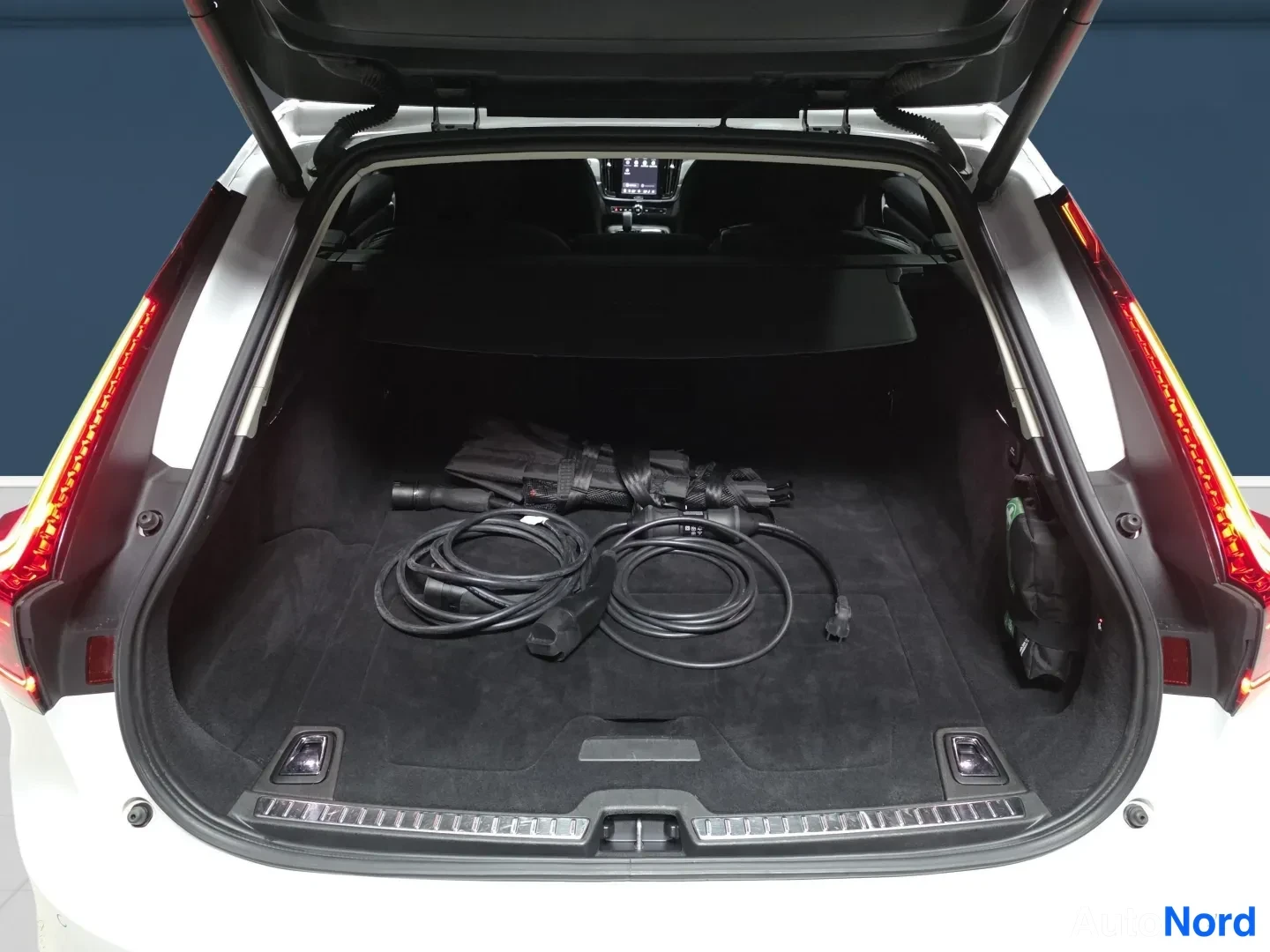White Volvo V90 2024, rear, photo 7
