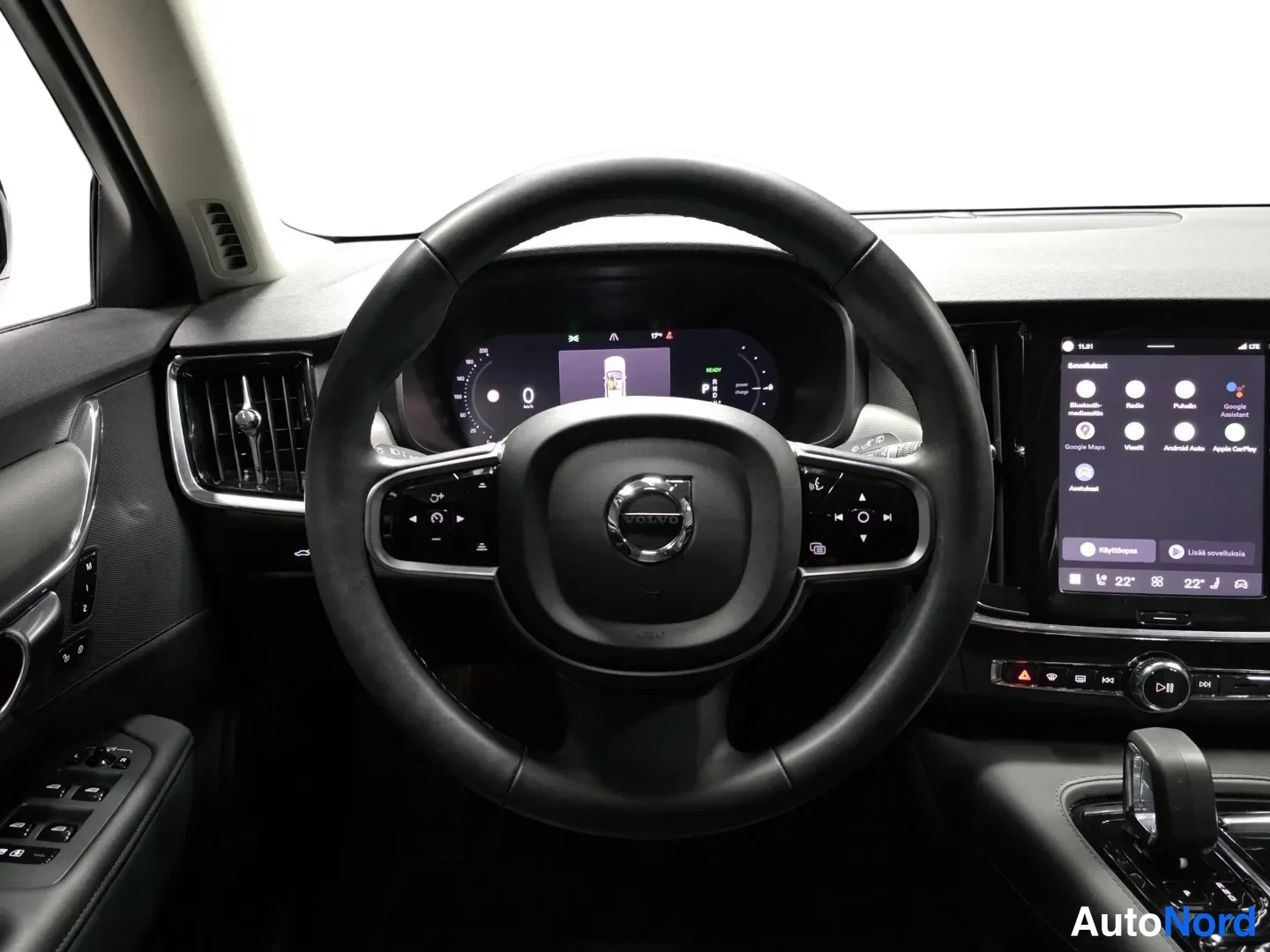 White Volvo V90 2024, photo 11