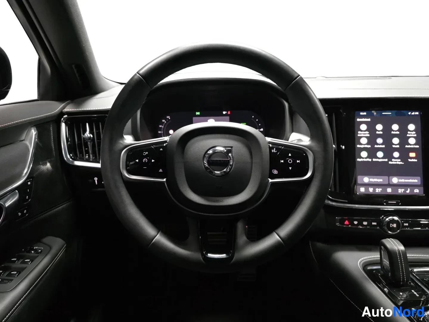 Musta Volvo V90 2022, kuva 11