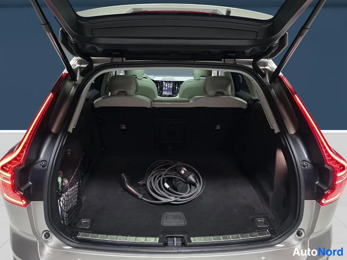 Brown Volvo XC60 2024, photo 11