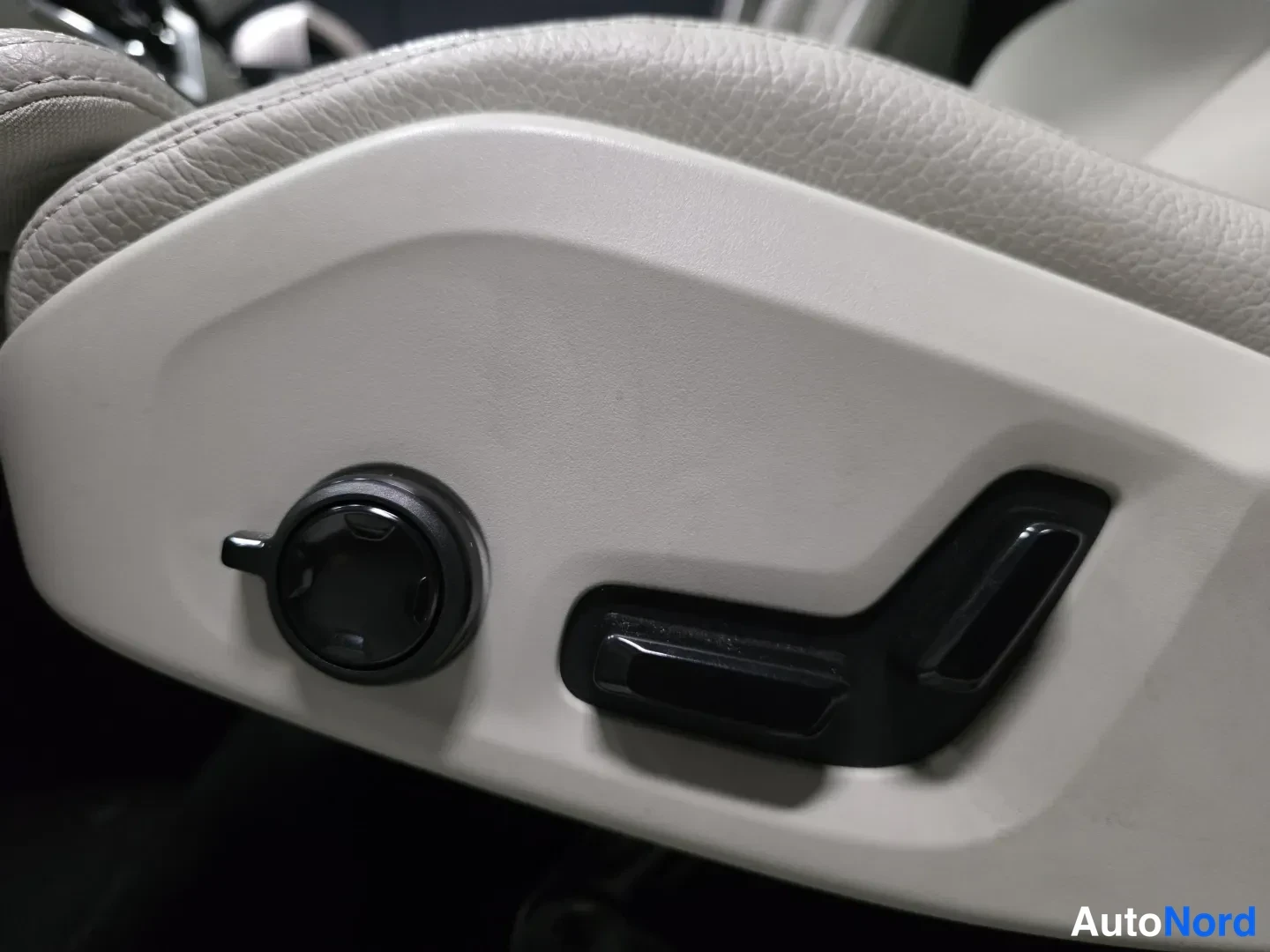 Brown Volvo XC60 2024, photo 15