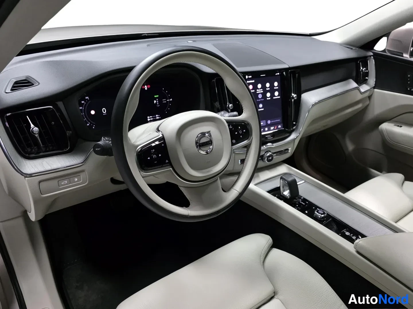 Brown Volvo XC60 2024, photo 8