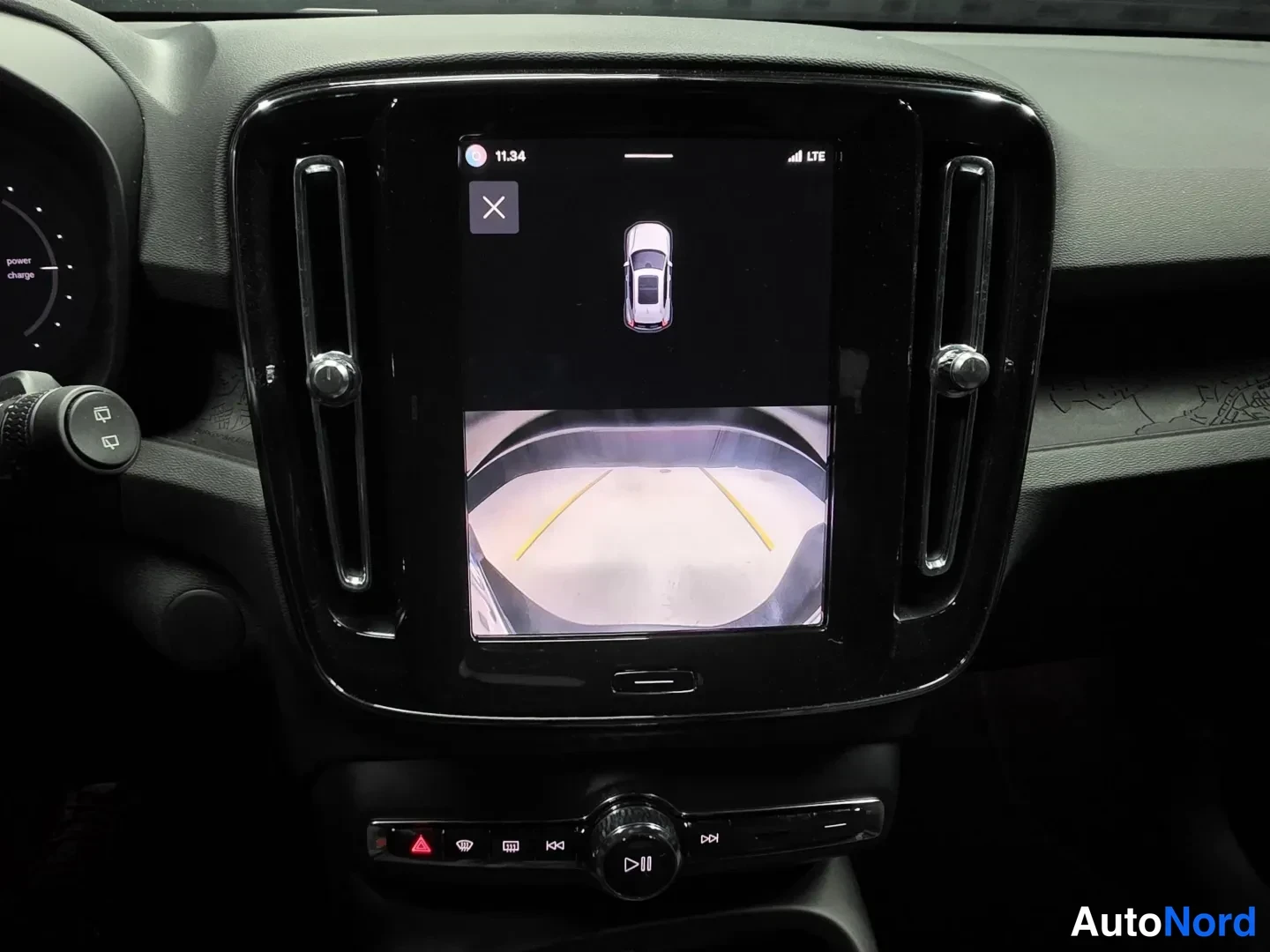 Black Volvo XC40 2024, photo 13
