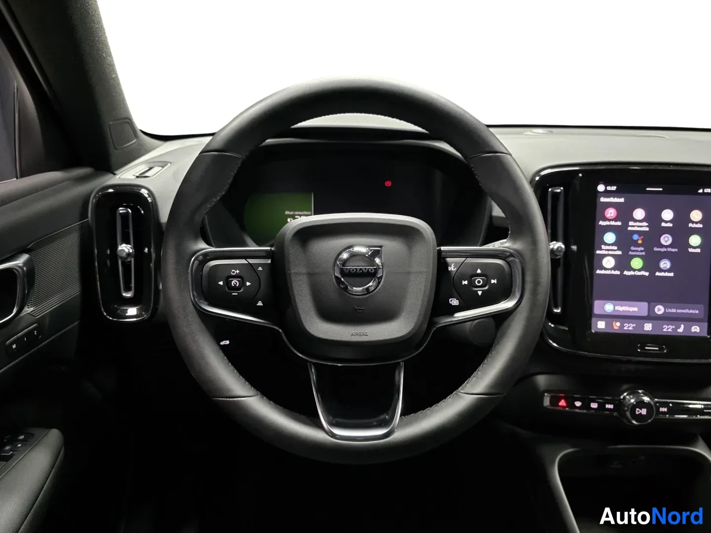 Black Volvo XC40 2024, photo 11