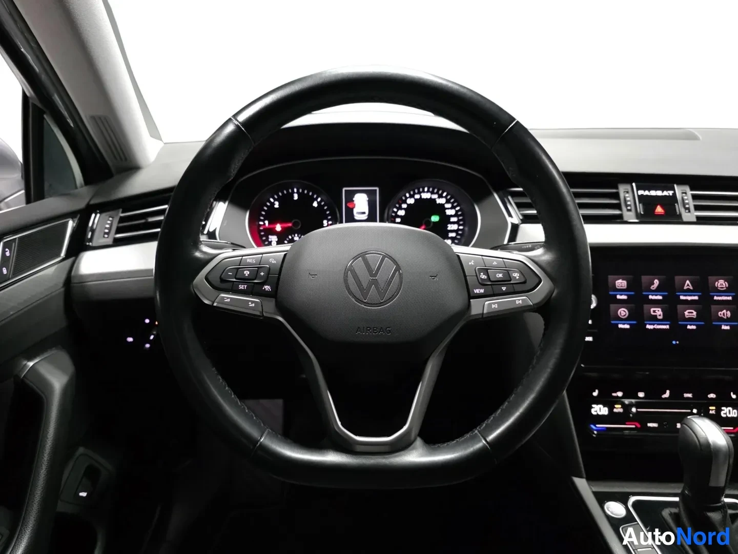 Grey Volkswagen Passat 2021, photo 11