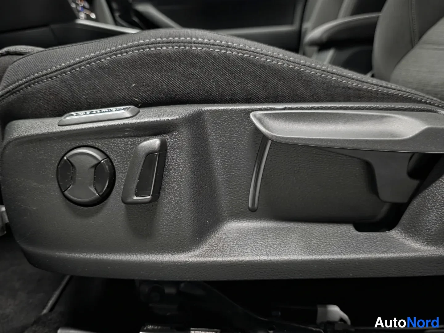 Grey Volkswagen Passat 2021, photo 15