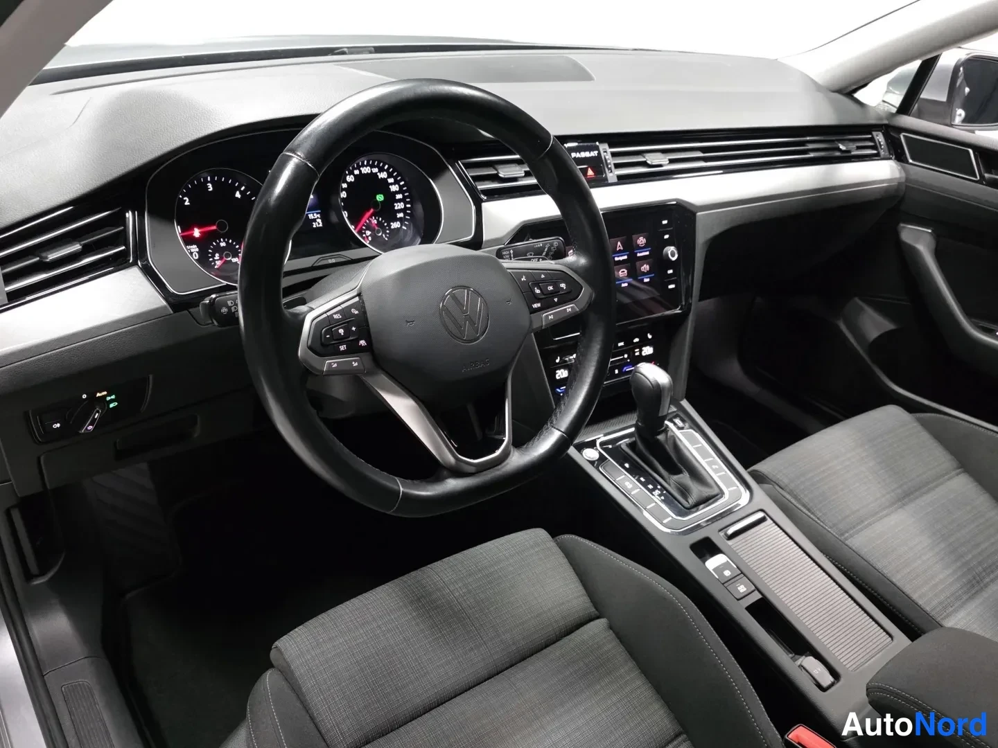 Grey Volkswagen Passat 2021, photo 20