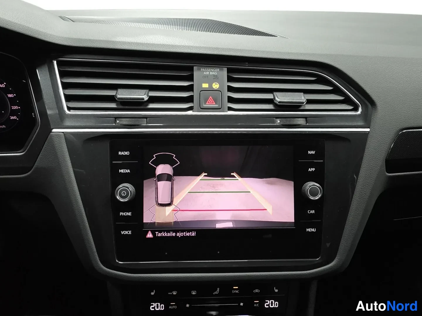 Harmaa Volkswagen Tiguan 2021, kuva 14