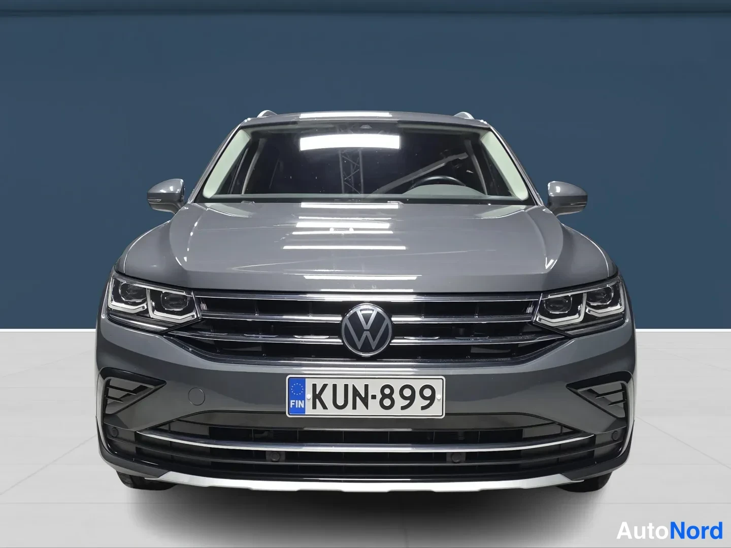 Harmaa Volkswagen Tiguan 2021, edestä, kuva 3