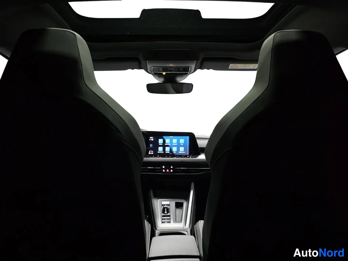 White Volkswagen Golf 2021, photo 17