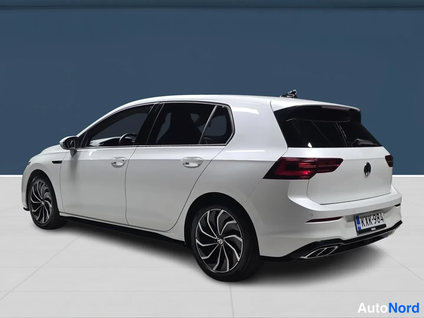 White Volkswagen Golf 2021, rear three-quarter, photo 6
