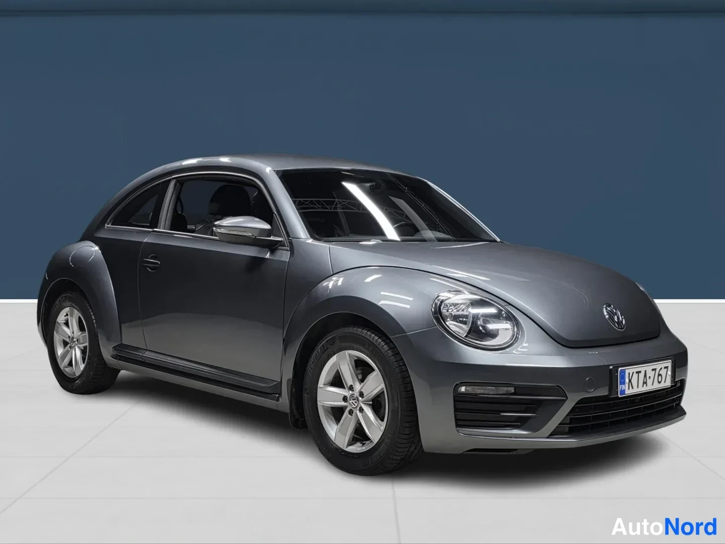 Grey Volkswagen Beetle 2018, photo 2