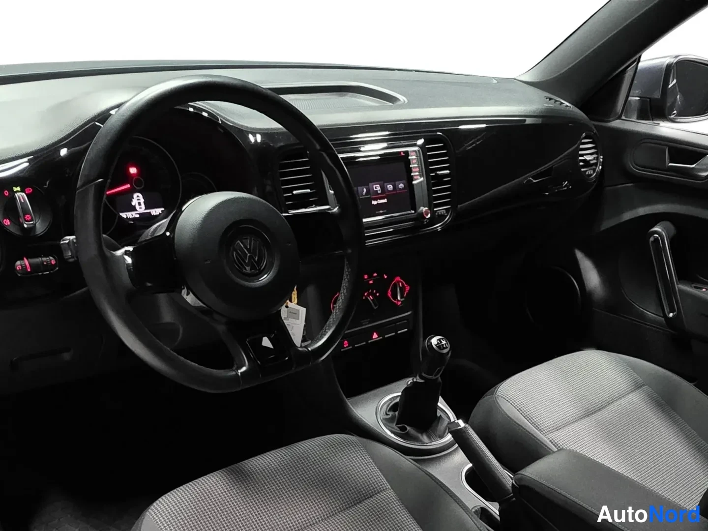 Grey Volkswagen Beetle 2018, photo 14