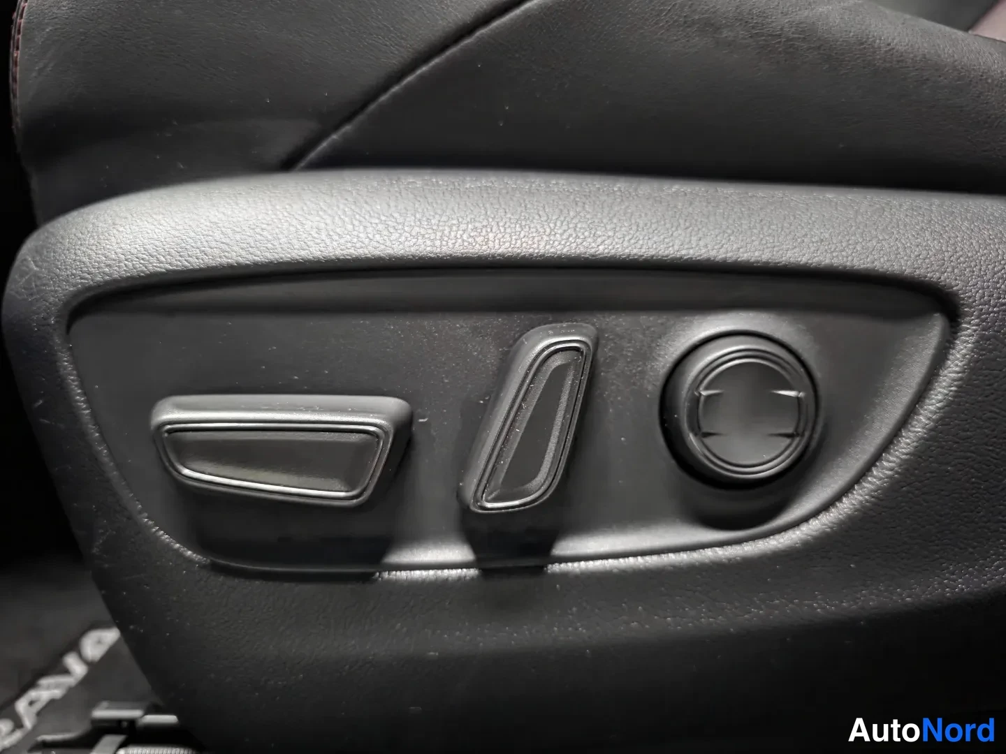 Grey Toyota RAV4 Plug-in 2024, photo 17